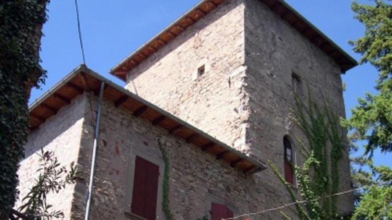 Tower-houses in Rocca di Roffeno