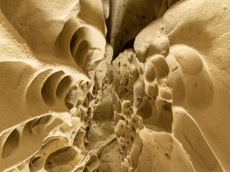 Interno delle grotte di Soprasasso