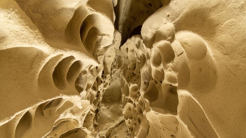 Soprasasso caves