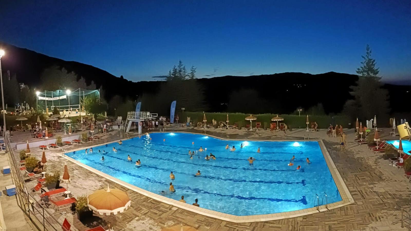 piscina val di sole © piscina val di sole castiglione 