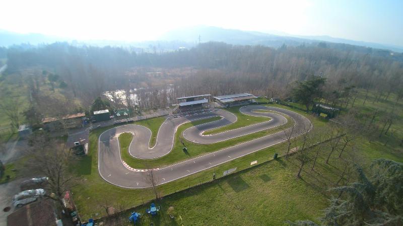 Mini-cars racing track