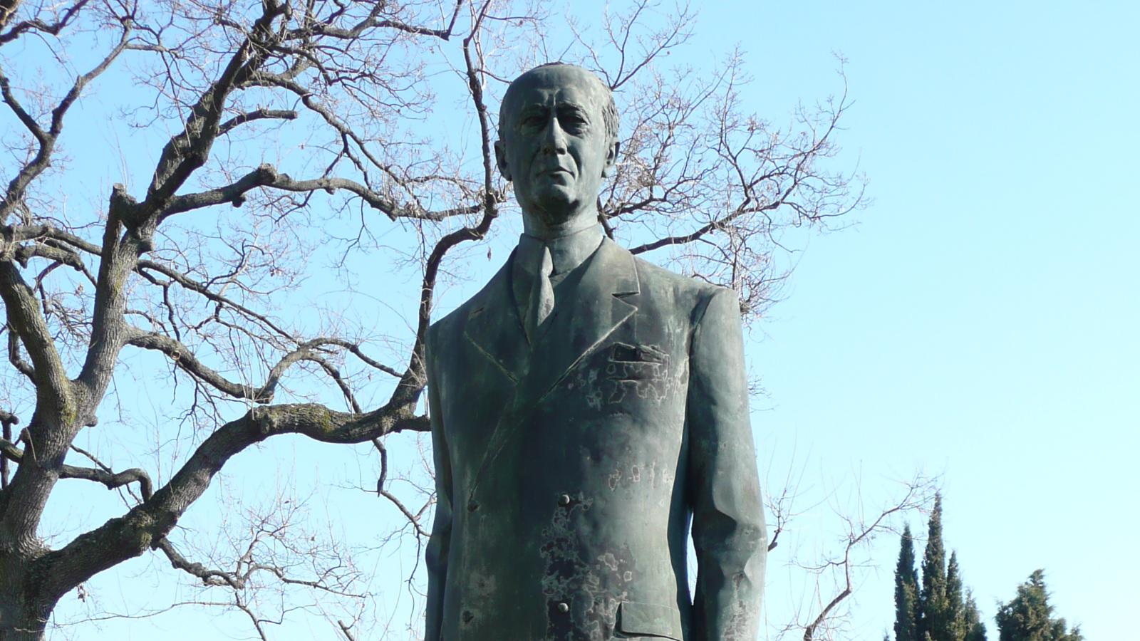 Pontecchio Marconi - Statua di Guglielmo Marconi